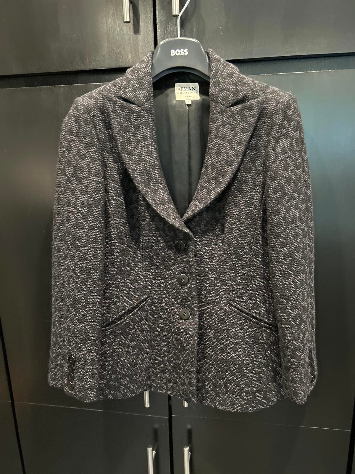 Armani Collezioni Elegant Blazer - Size 6