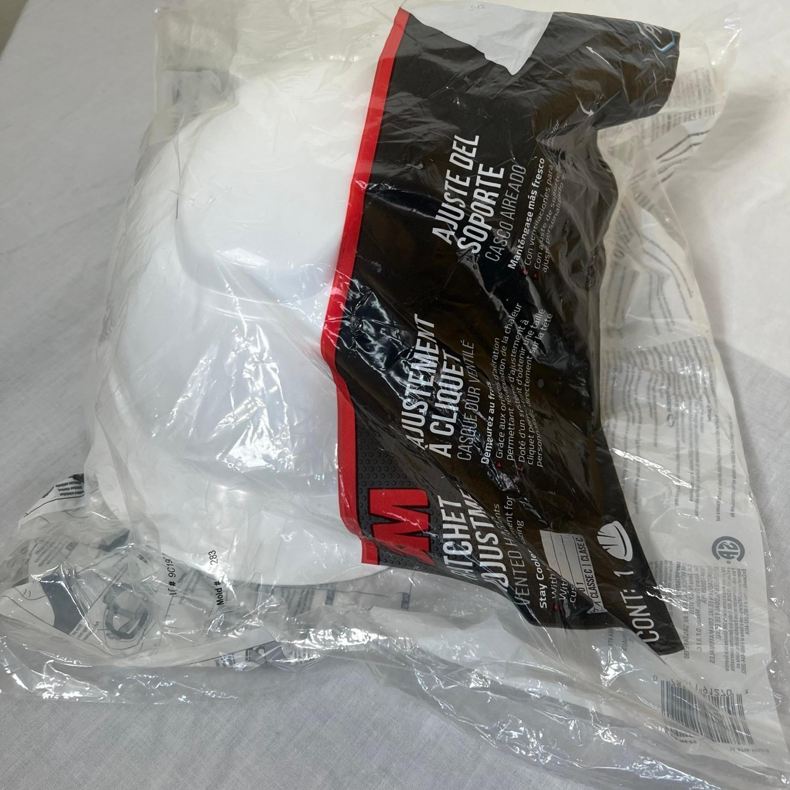 3M White Vented Hard Hat with Ratchet Adjustment  Type 1 Class C
