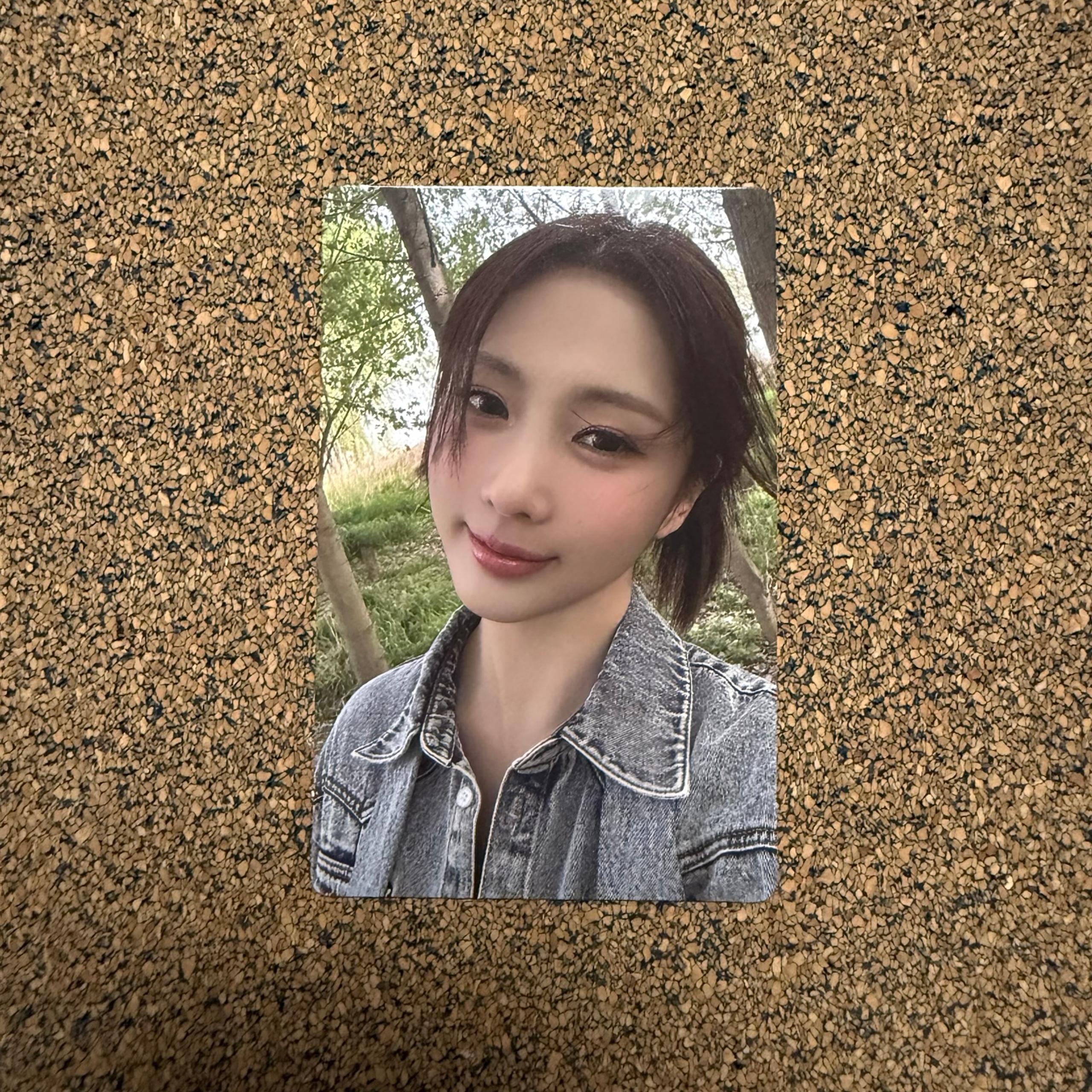 Yoohyeon Official Photocard Dreamcatcher Mini 8th Album Apocalypse : From us