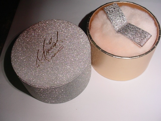 MAC Mariah Touch my Body Loose Powder