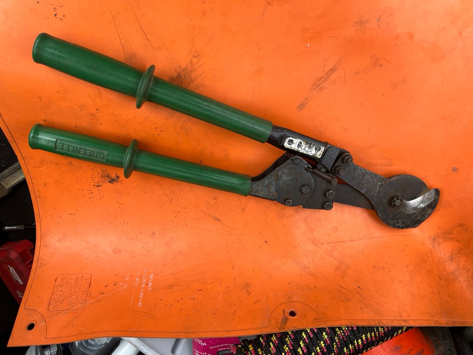 Heavy duty cable cutters