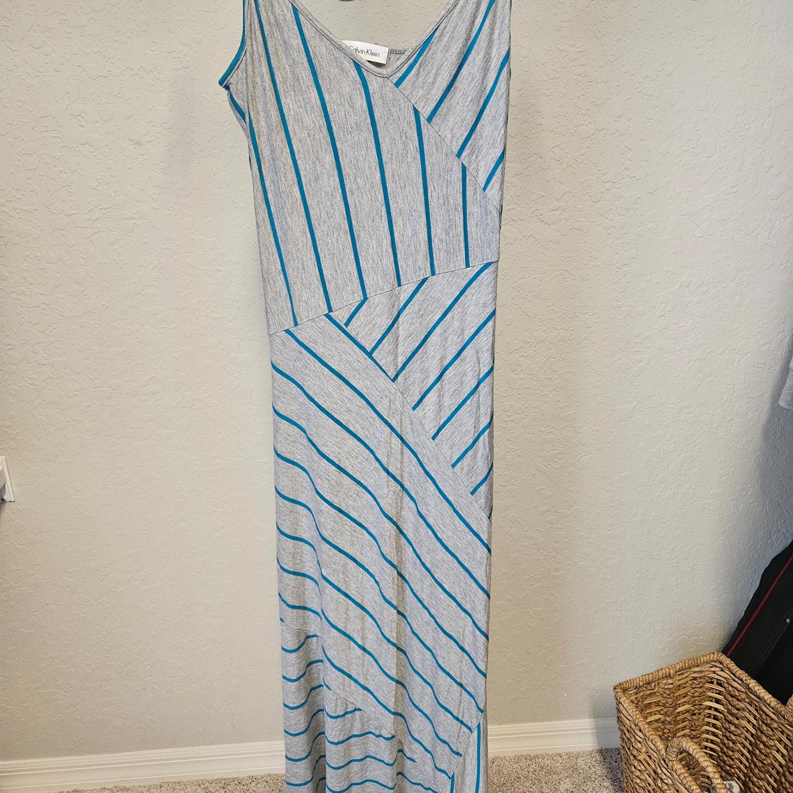 Womens Medium Calvin Klein Adjustabke Spaghetti Strap tshirt feel Maxi Dress