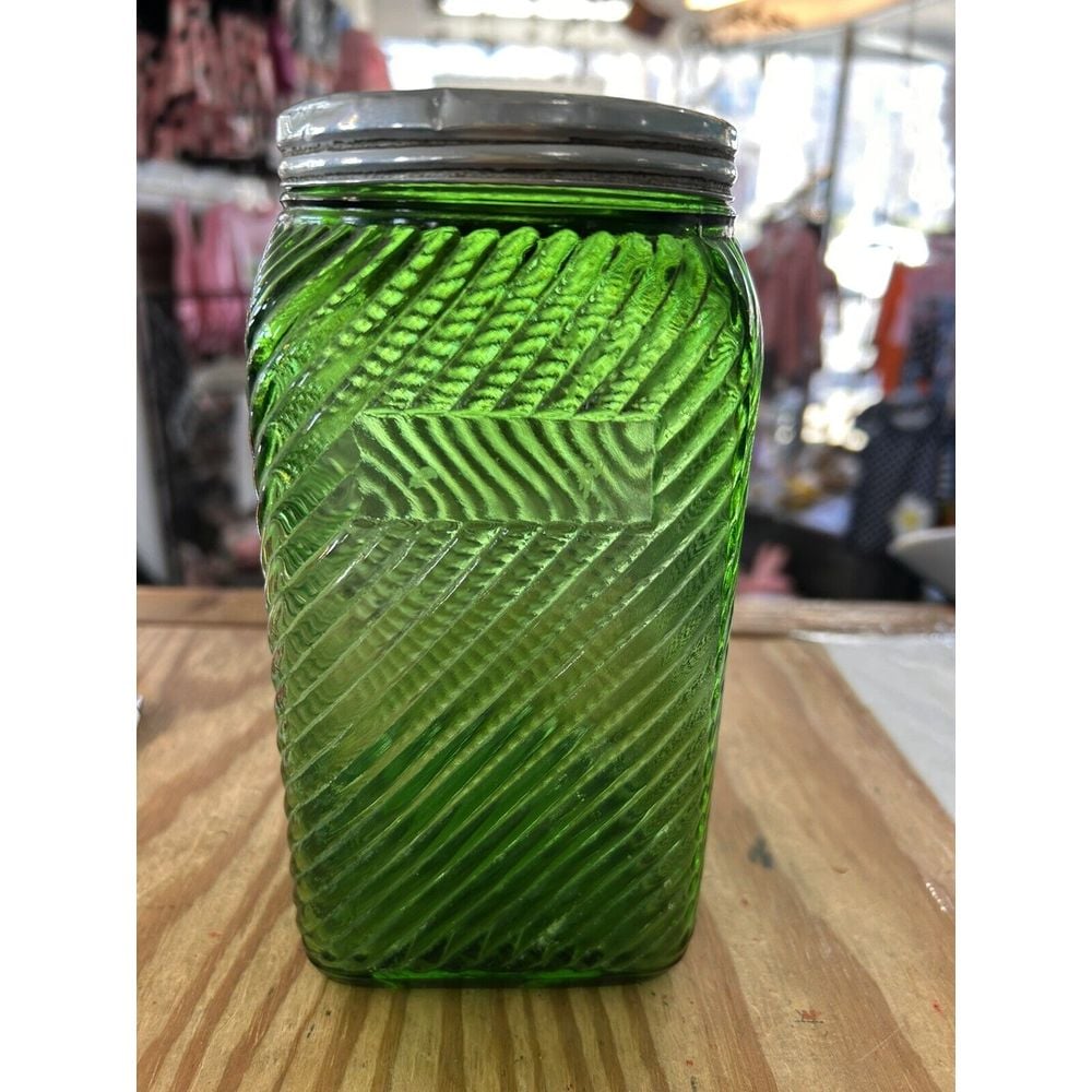 Ohio Glass Company Hoosier Green Swirl Pattern Tea Coffee Canister w/lid