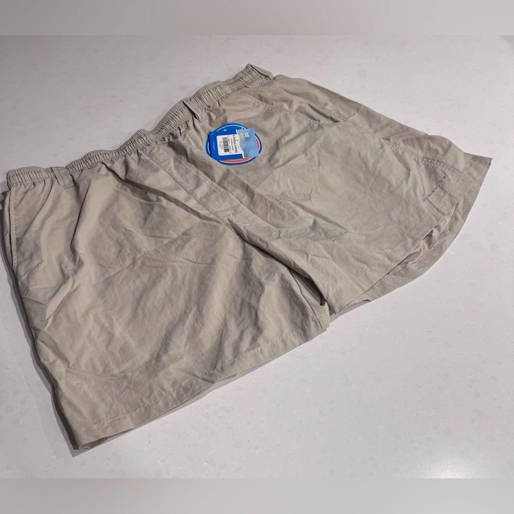 Columbia PFG Shorts Mens XXL Beige Outdoors Fishing Logo Pockets Stretch NWT