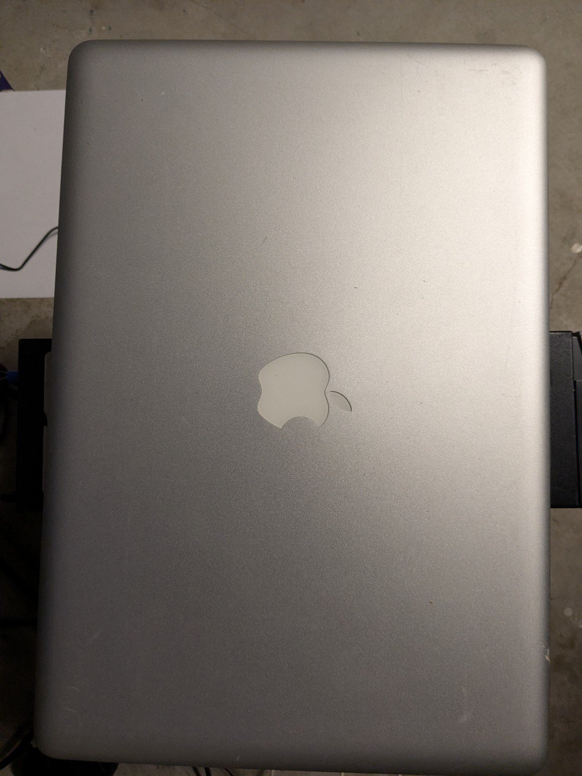 Nice Apple MacBook Pro 15 in Early 2011 Silver/Intel Core i7 2.00 GHz, 256GB SSD