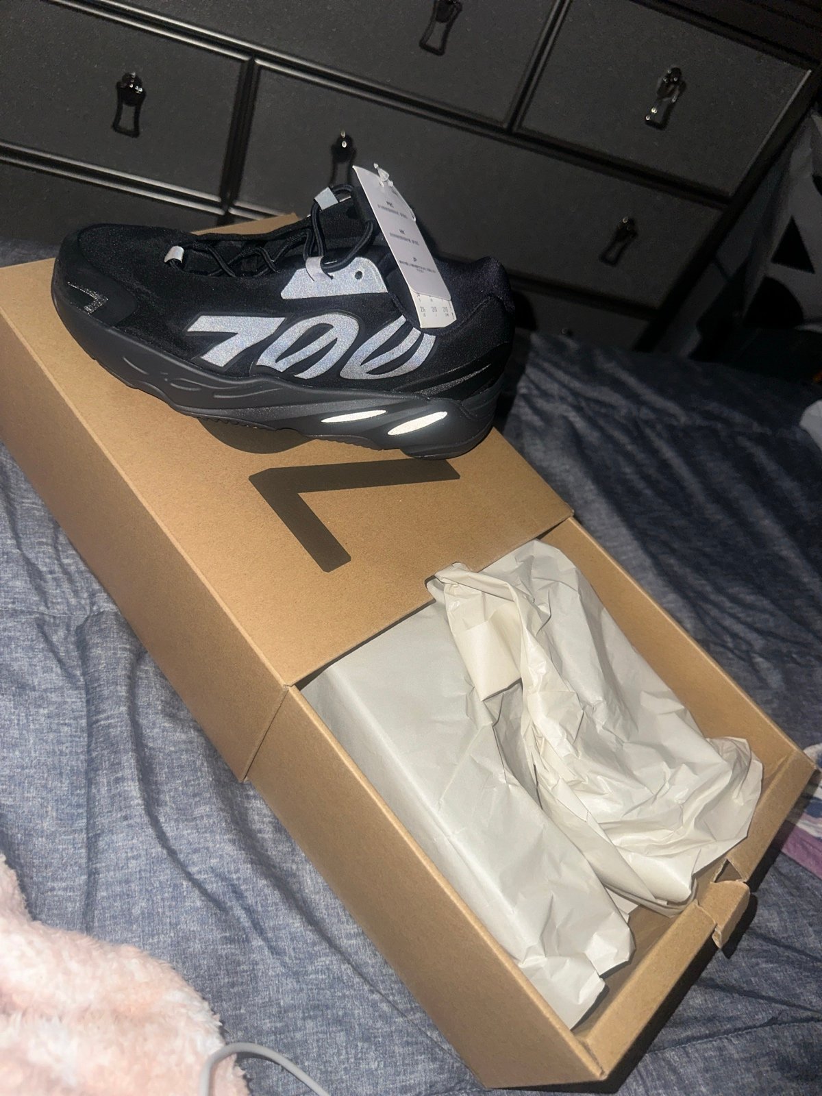 Yezzy 700 Boys MNVN kids 2.5