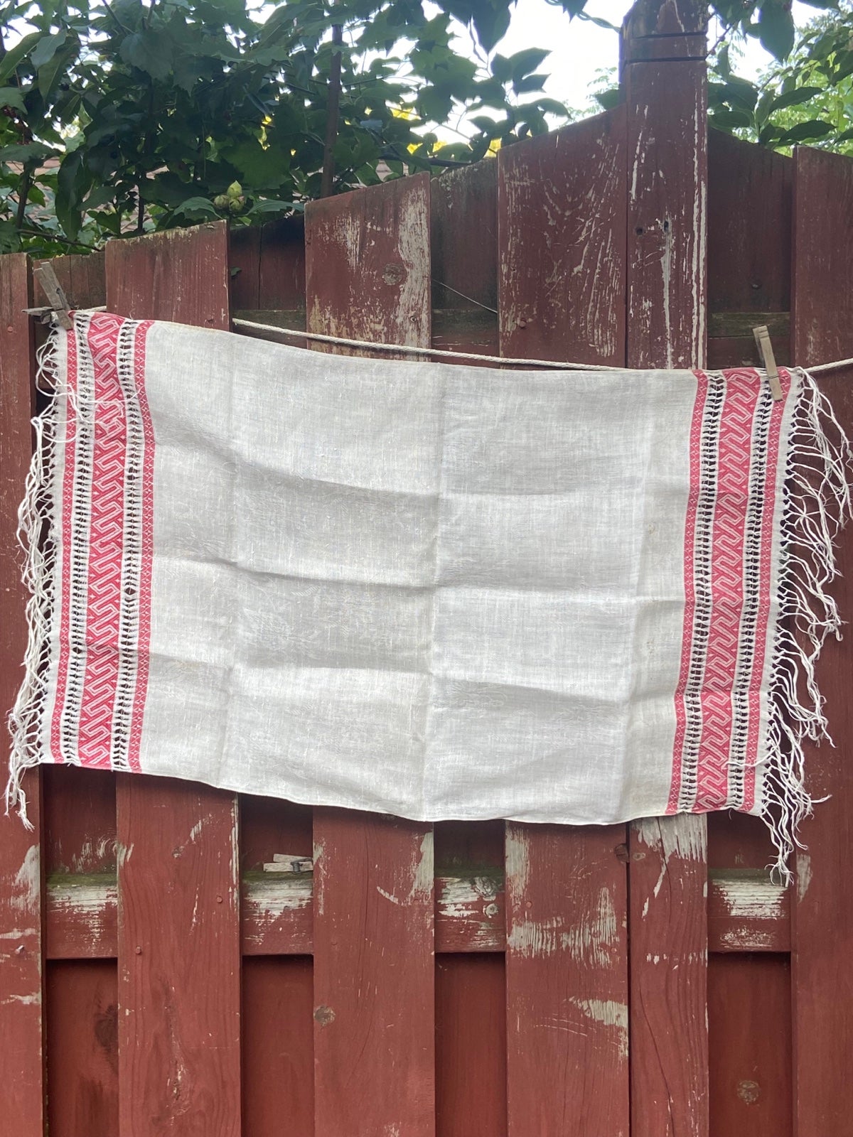 Red and White Fringed Jacquard Table Runner