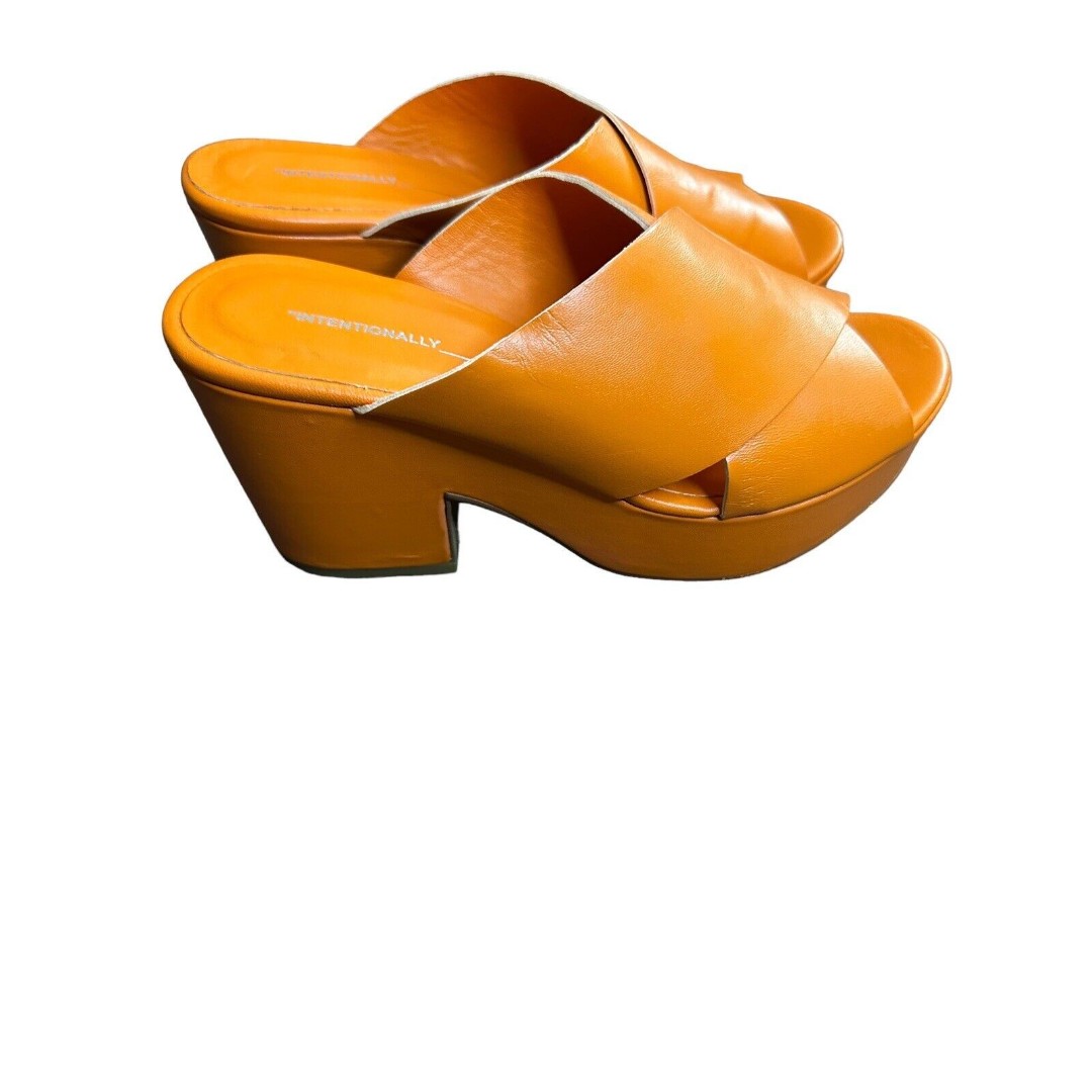 INTENTIONALLY BLANK WOMEN'S DAME MULE - ORANGE LEATHER Size 38