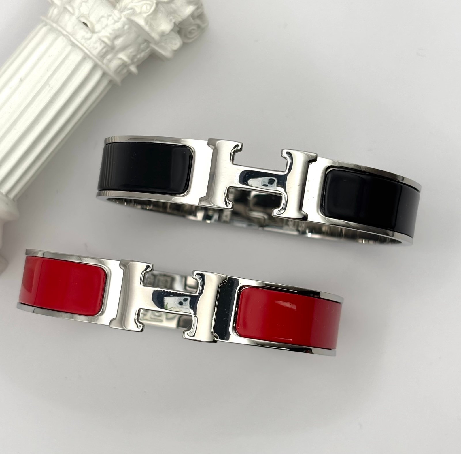 18k white gold plated stainless steel Letter “H” Bangles 2pcs size 17cm