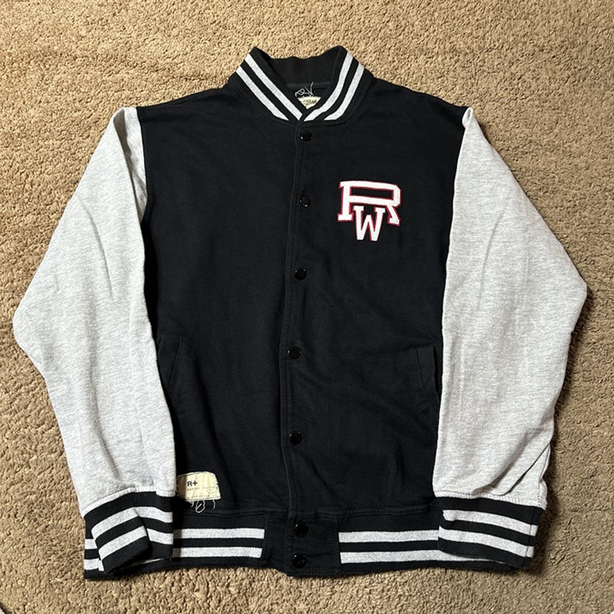 Vtg Rocawear varsity jacket men’s xl black gray