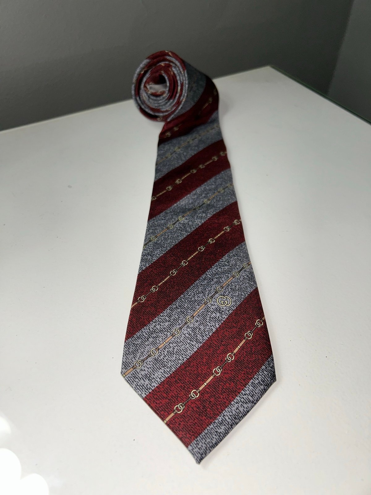 Vintage Gucci Blue & Burgundy Men’s Silk Tie