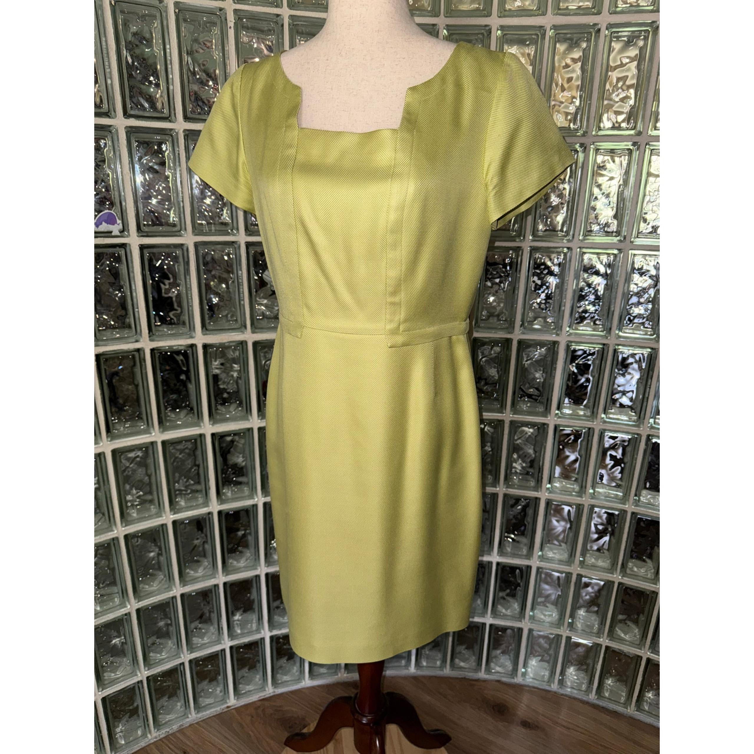TALBOTS silk/ wool blend green sheath dress - size 10 Petite - OB2