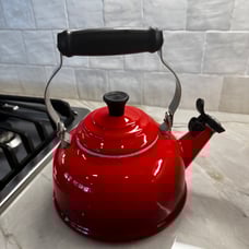 Le Creuset tea pot