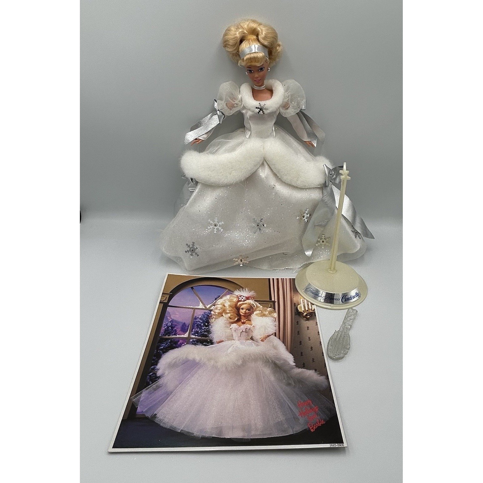 Vintage Mattel 1996 Barbie Walt Disney Holiday Princess Cinderella Doll W/ Stand