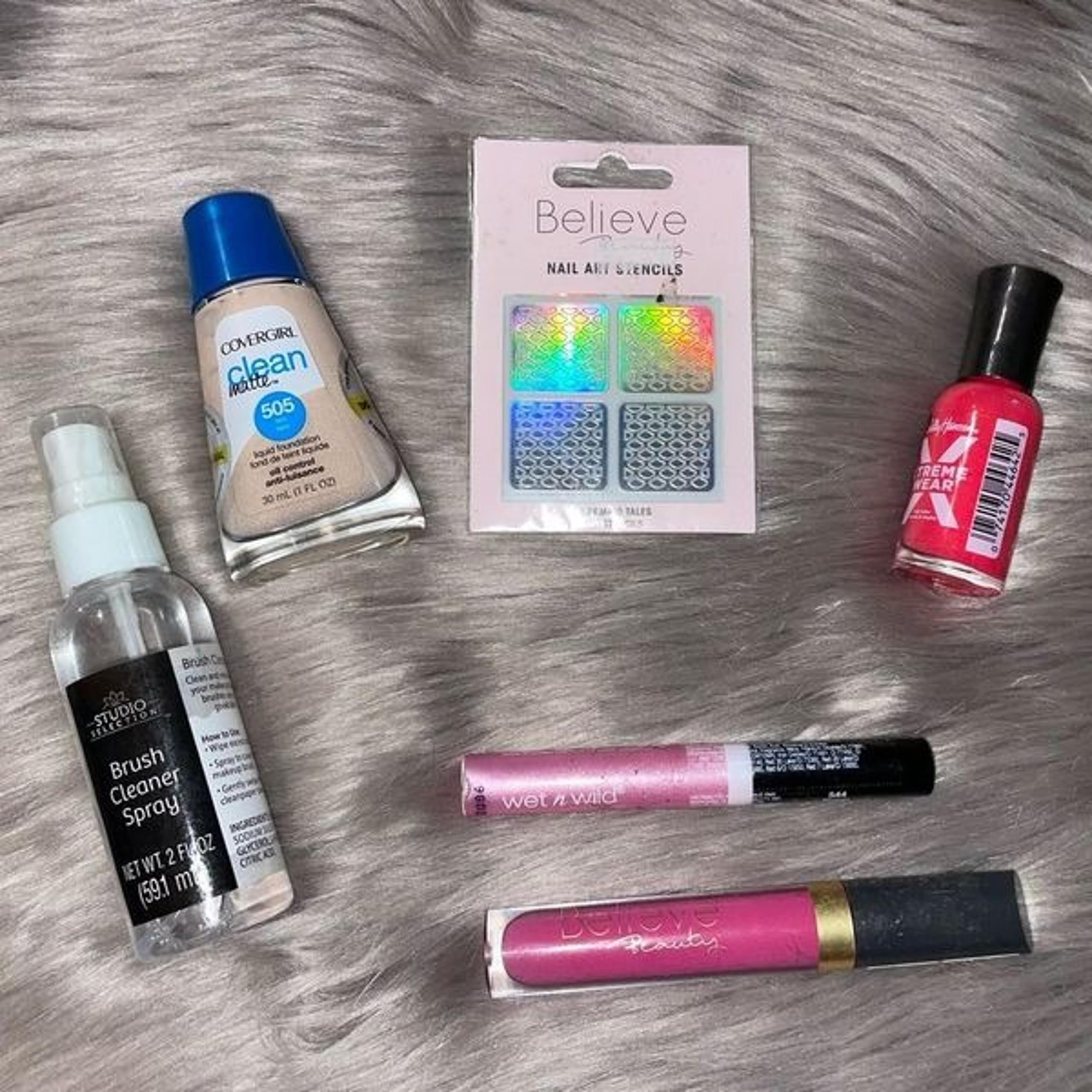 6 Piece Makeup Bundle- New
