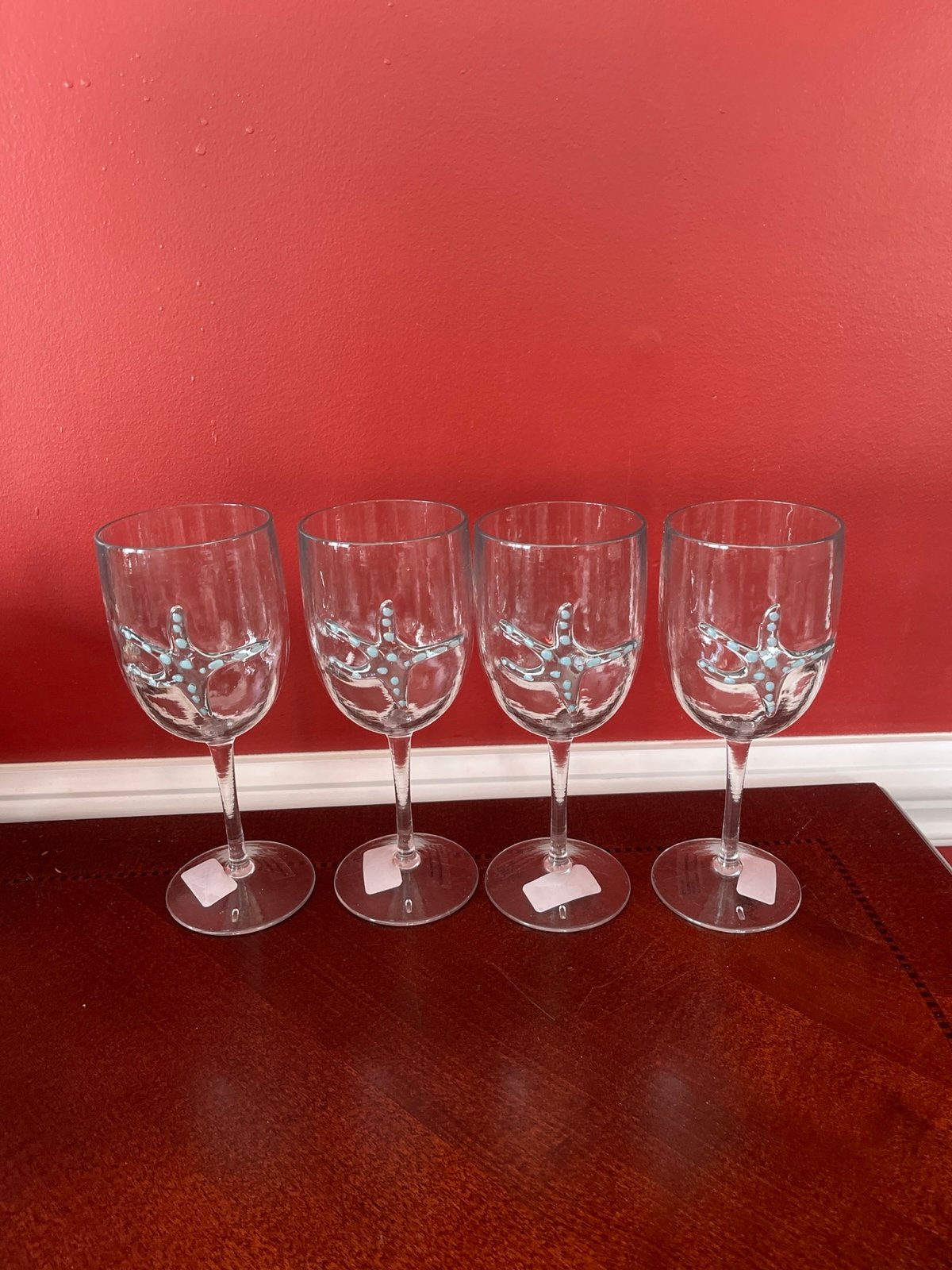 Embossed Starfish Outdoor Indoor Acrylic WINE GOBLET Glass Set of 4 New