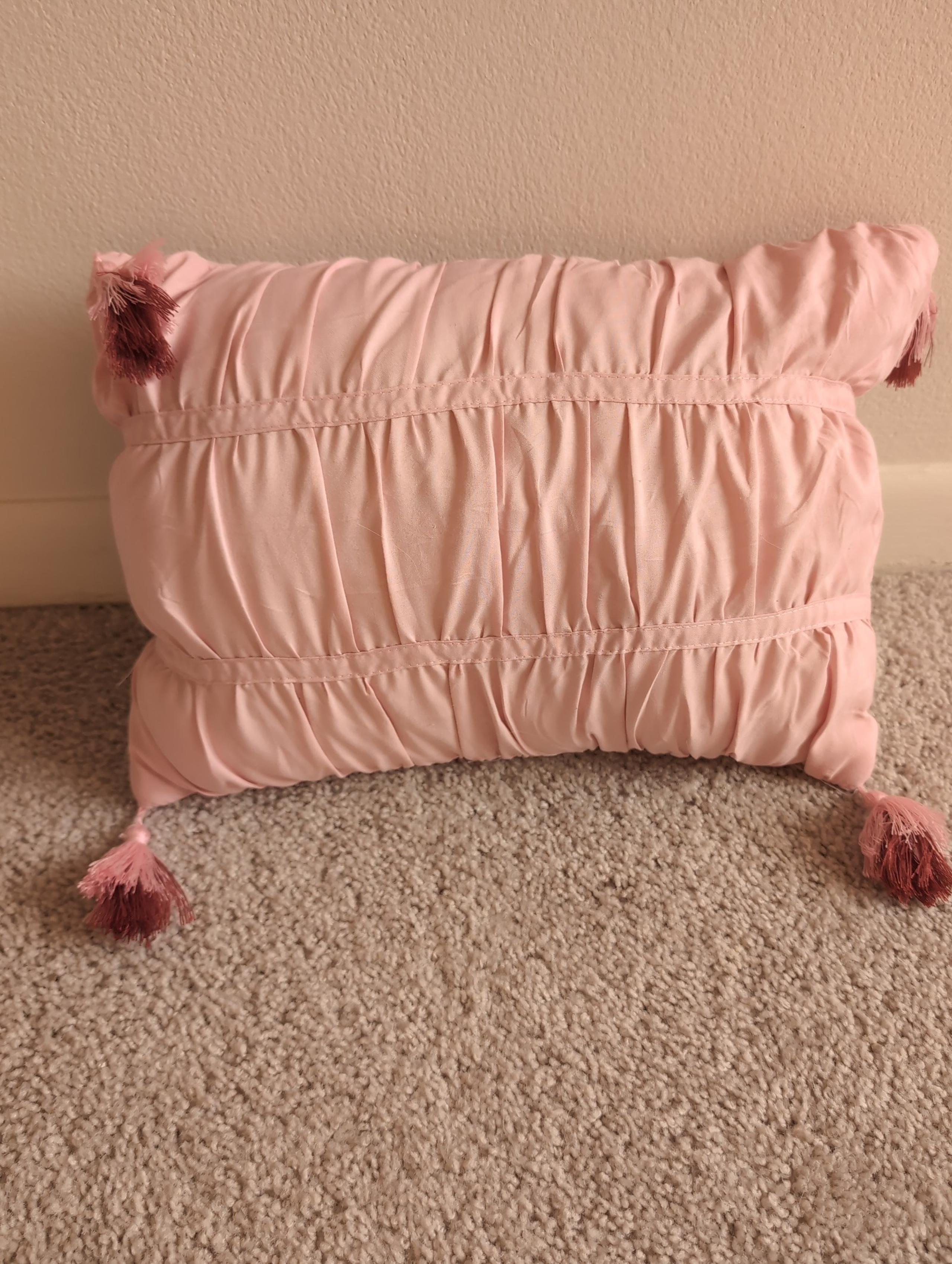 Accent pillow
