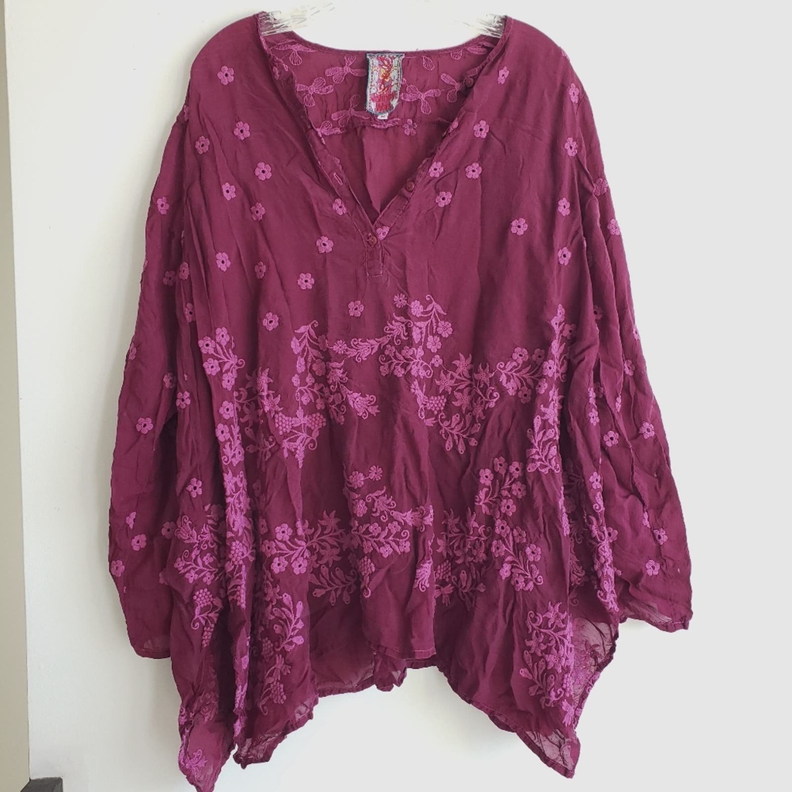 Johnny Was Medium Crochet Floral Rayon Magenta Embroidered Button Front Blouse