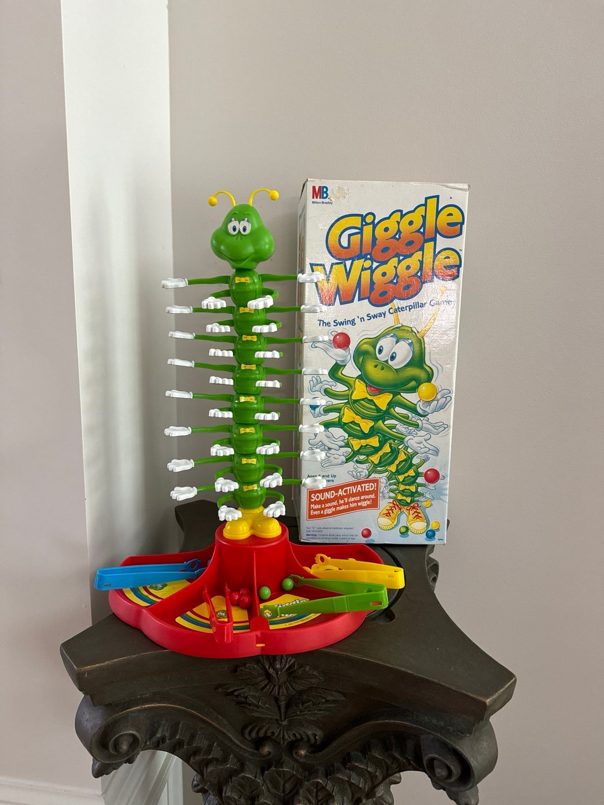 Vintage 1991 Milton Bradley Giggle Wiggle Game in original box and original inst