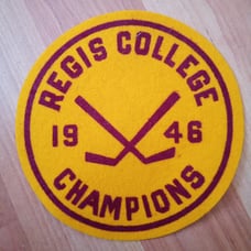 AUTHENTIC ANTIQUE 79 YRS OLD REGIS COLLEGE 1946 HOCKEY CHAMPIONS FELT PATCH