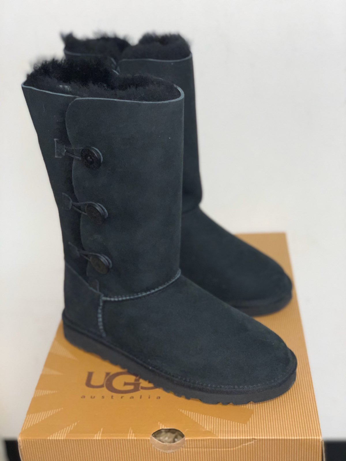 Girl ugg bailey button triplet black 6