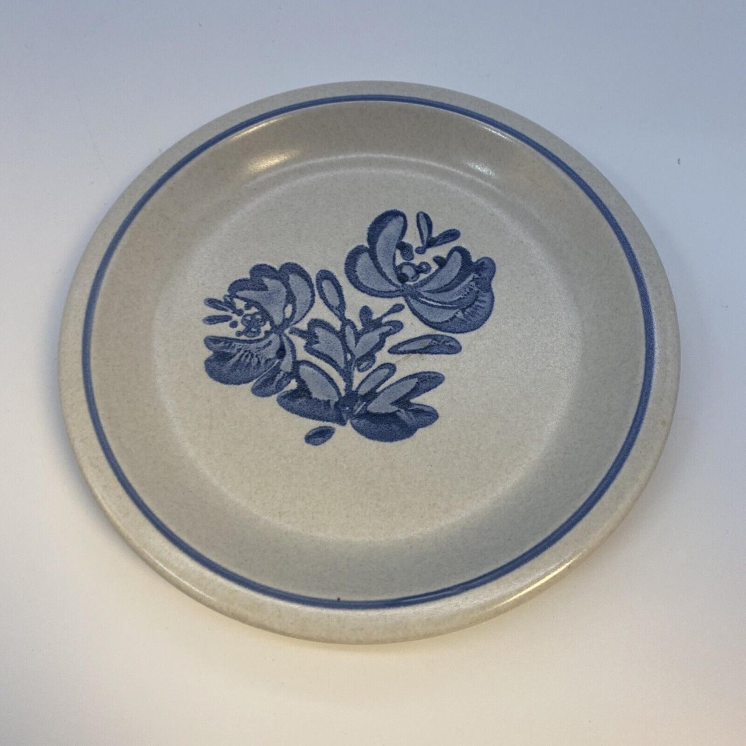 Pfaltzgraff  Yorktowne 7” Salad-Bread Plate  /Replacement piece