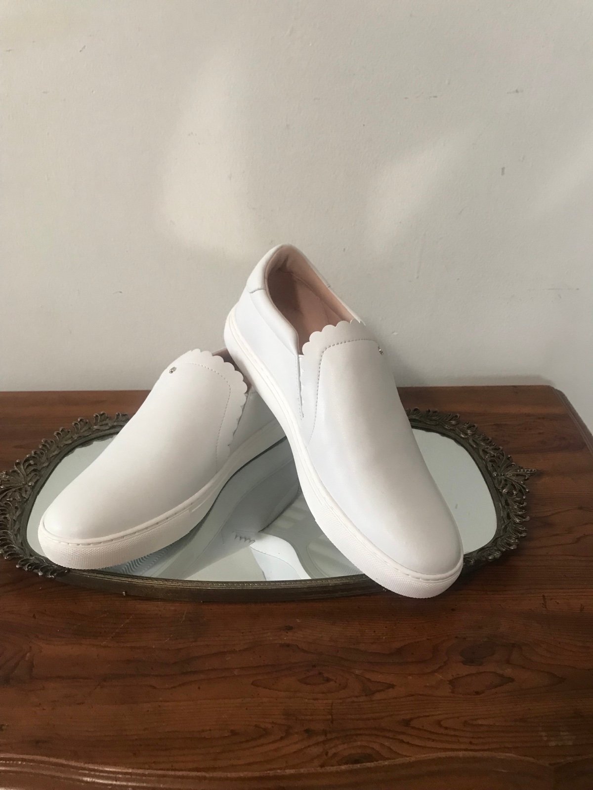 NWOT Ladies Kate Spade White Sneakers
