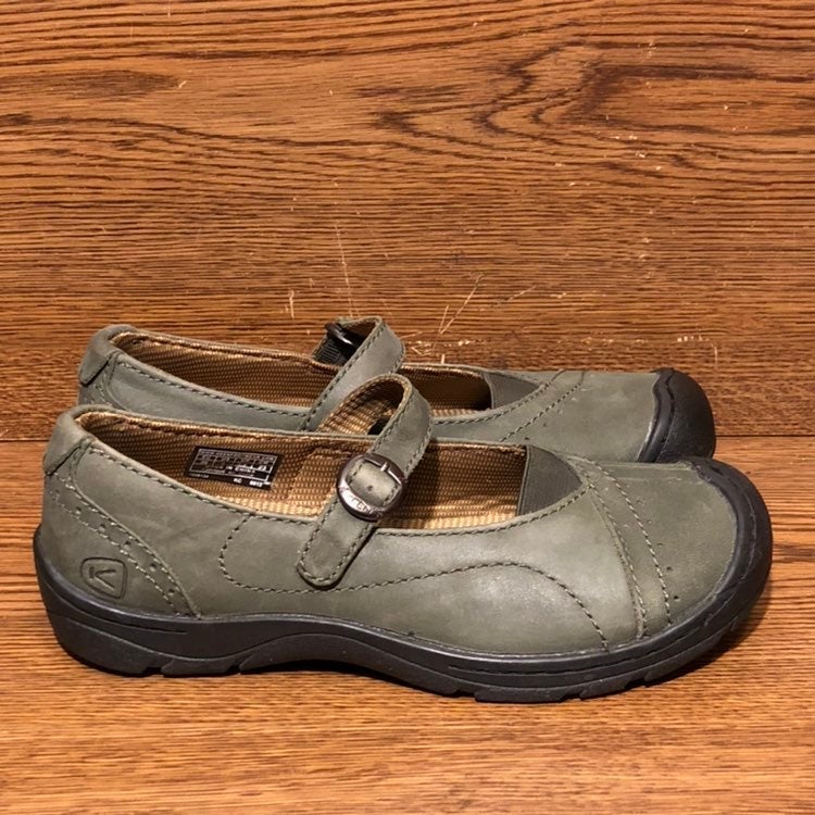 Keen womens Mary Jane moss green buckle shoes low black sneakers size 6 1008134