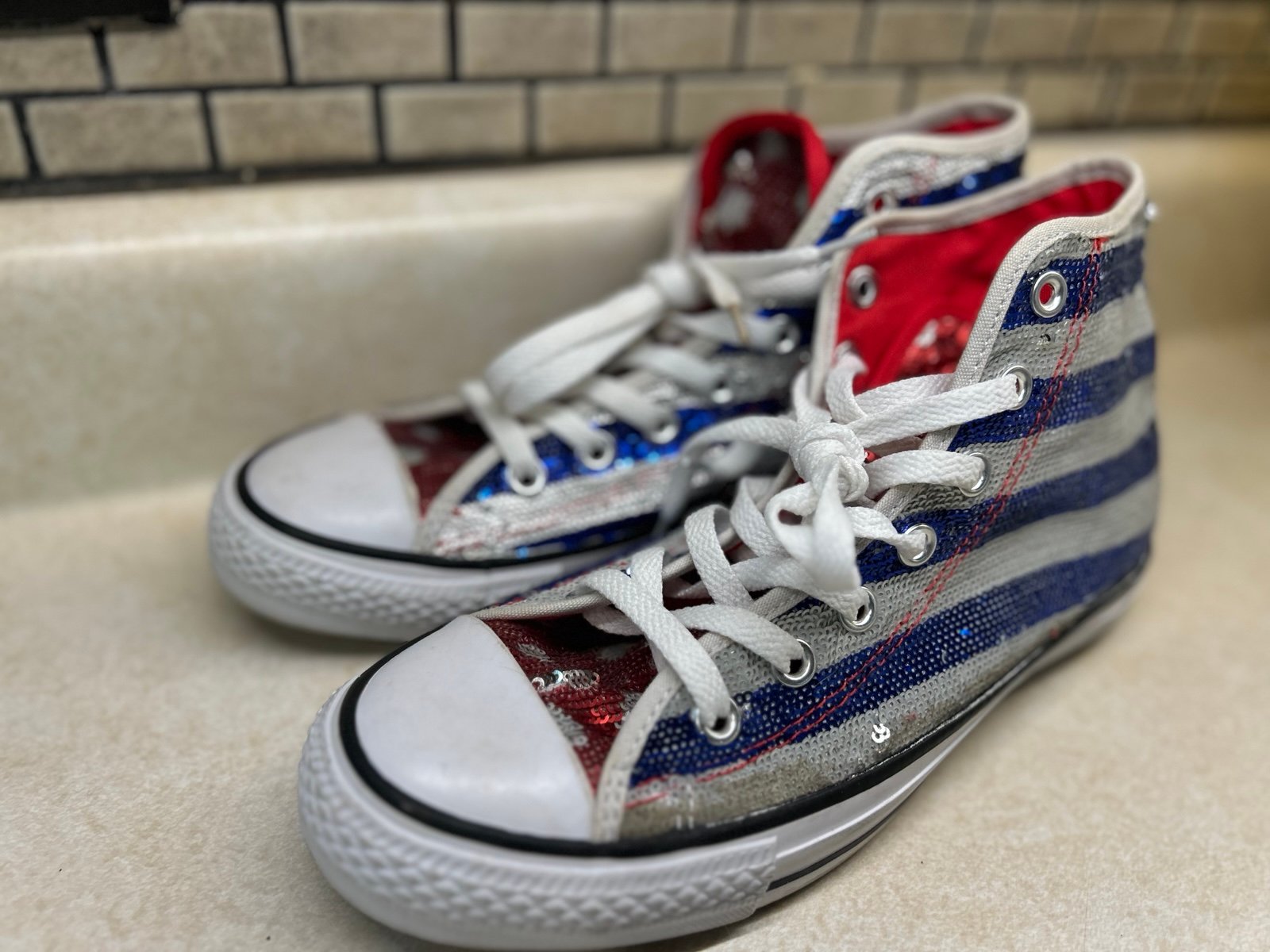 RARE Converse All Star USA FLAG Sequins America Sz 8 Women's Shoes 549638C