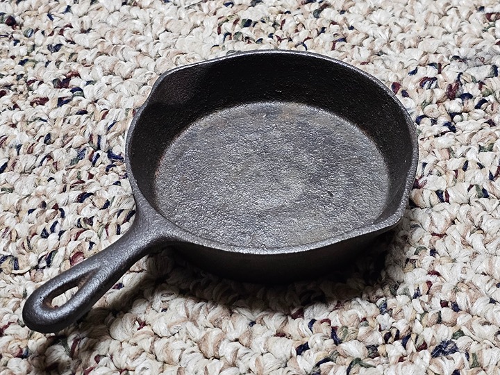 Antique Salesman's Sample Cast Iron Skillet - Wagnerware