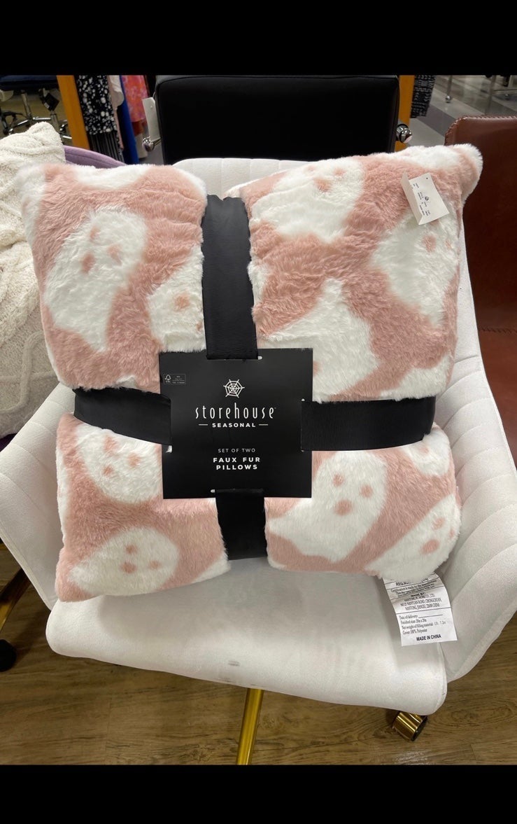 Pink Ghost pillows set