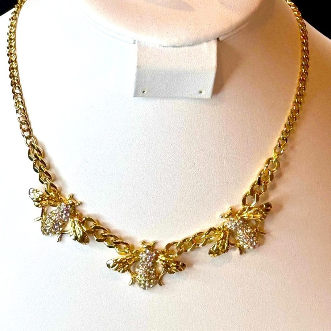 Lilly Pulitzer Gold Pave Crystal Bee Necklace Elegant Design