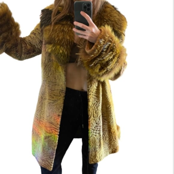 RARE vtg 1970s 100% authentic lamb skin Racoon Fur trim Yellow coat Penny lane