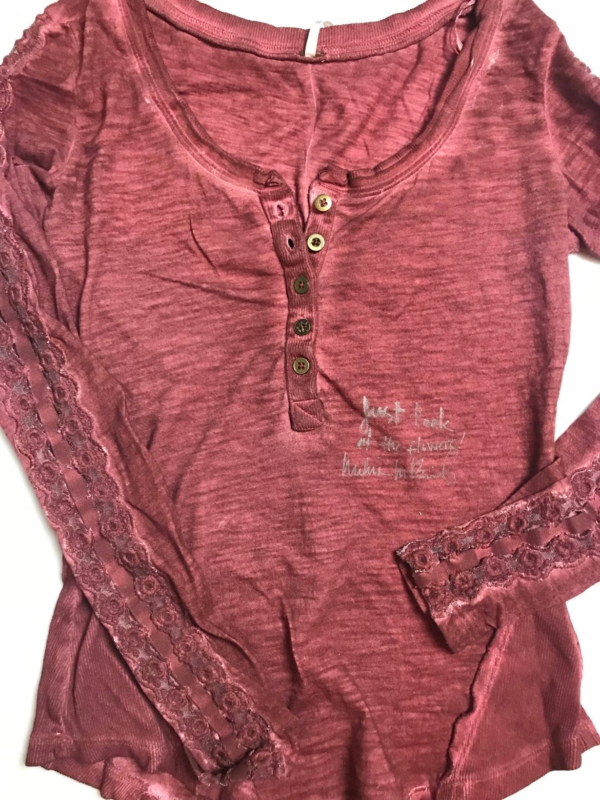 Melissa McBride Autograph - The Walking Dead Signed Carol Pletier Shirt