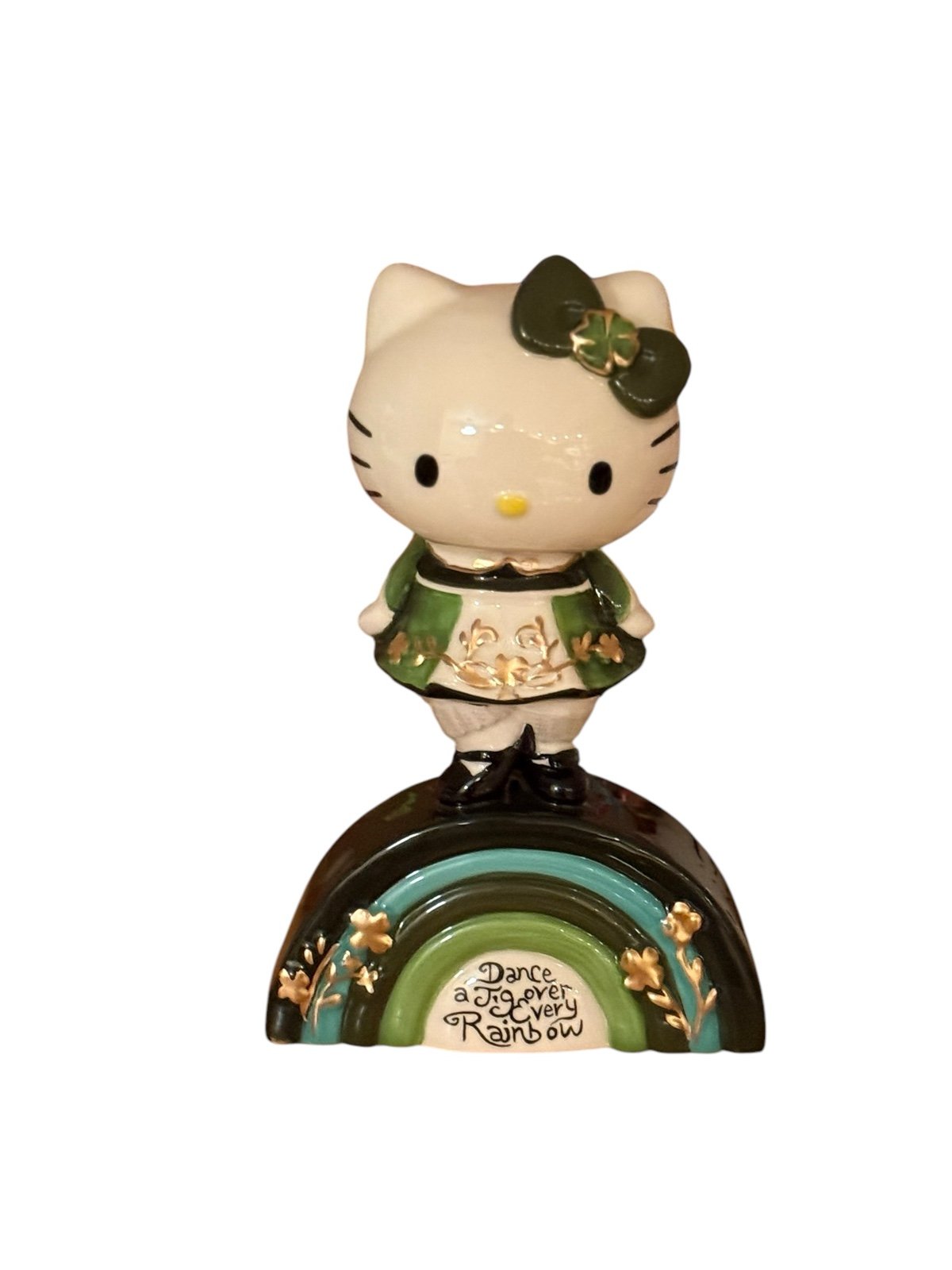 hello kitty st. Patty’s day statue