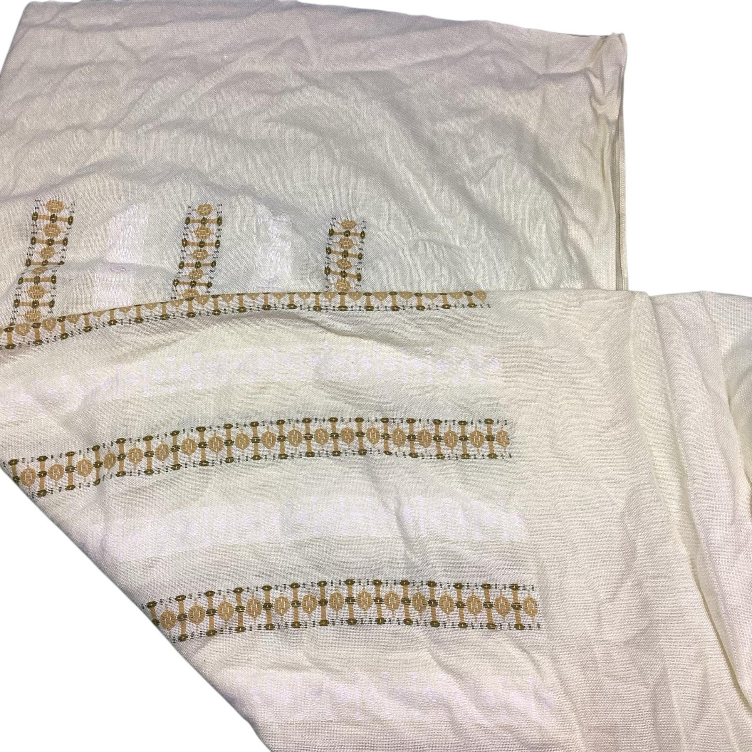 Vintage sunny yellow wool tablecloth 50 x 57 - American Vintage