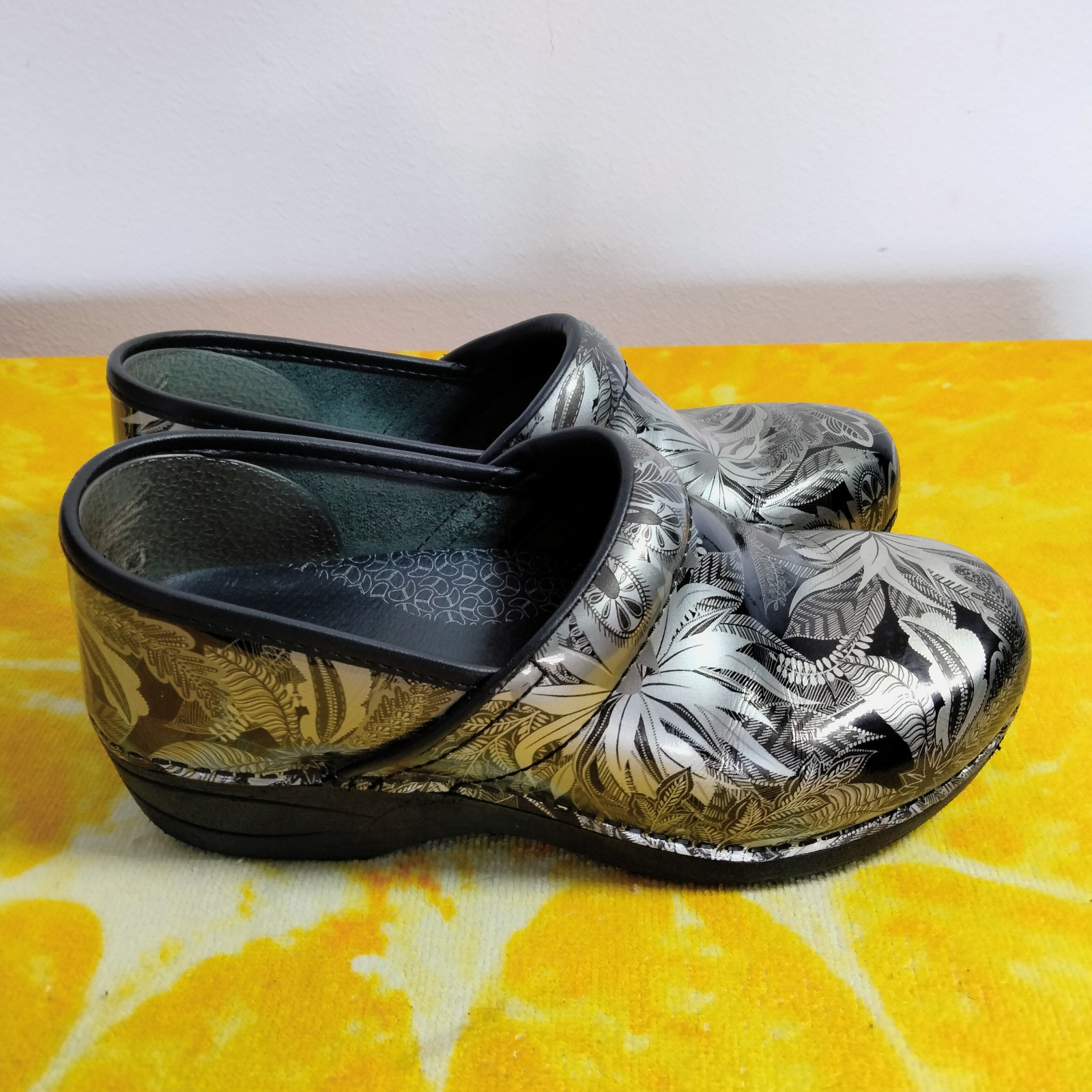 DANSKO XP 2.0 metallic patent black silver gray Jungle pattern Clogs