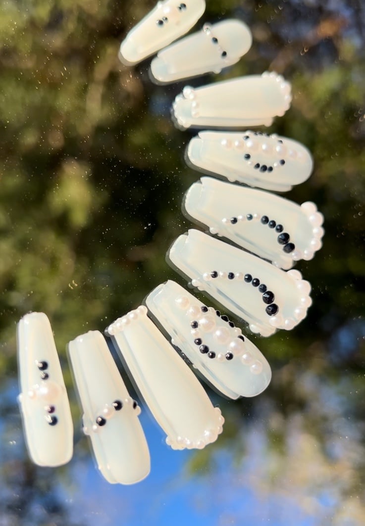 Press on nails