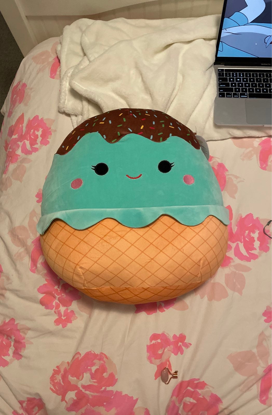 Squishmallow 16 in maya