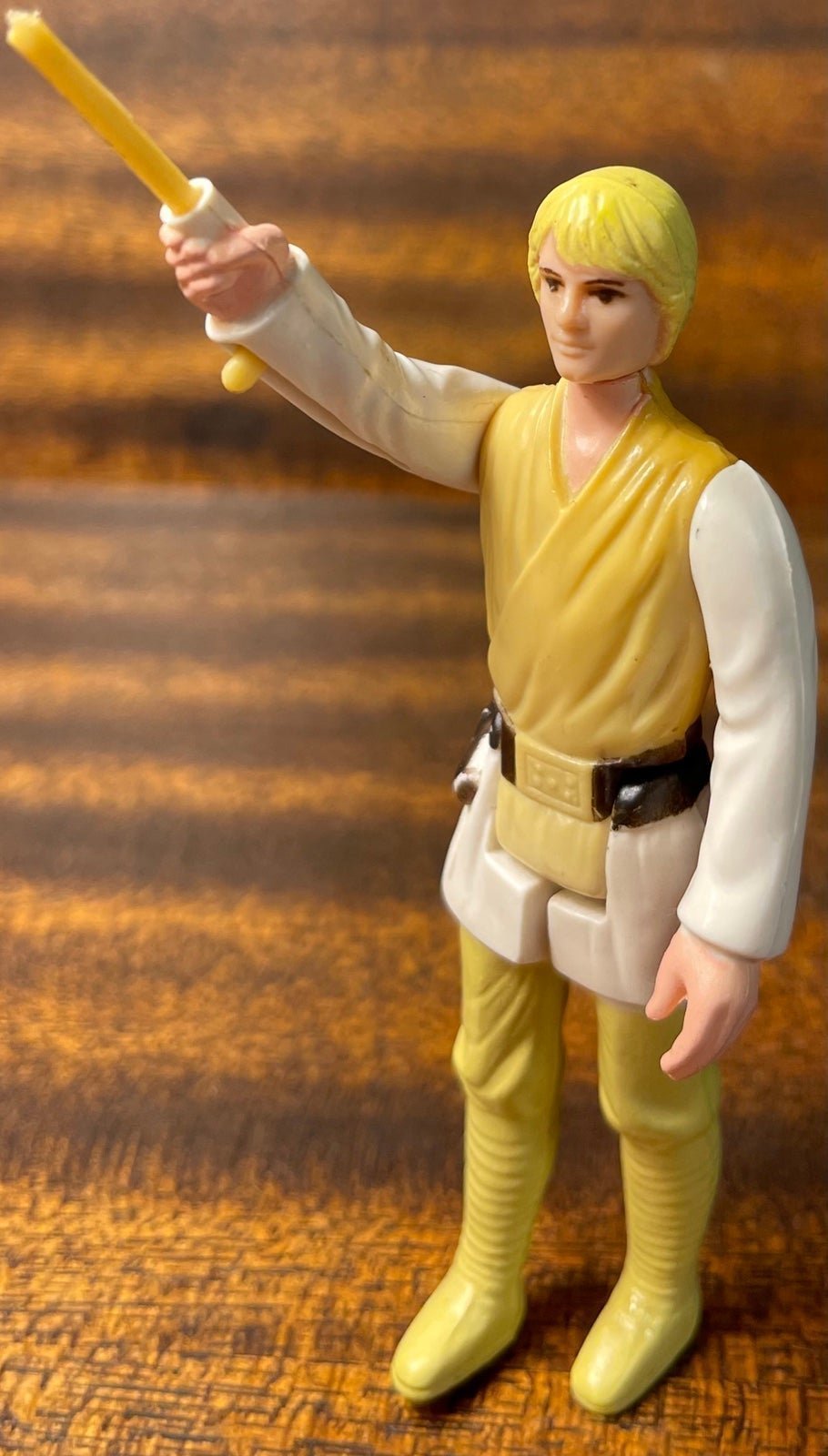 1977 KENNER STAR WARS FARMBOY LUKE SKYWALKER COMPLETE HONG KONG SABER DARK EYES