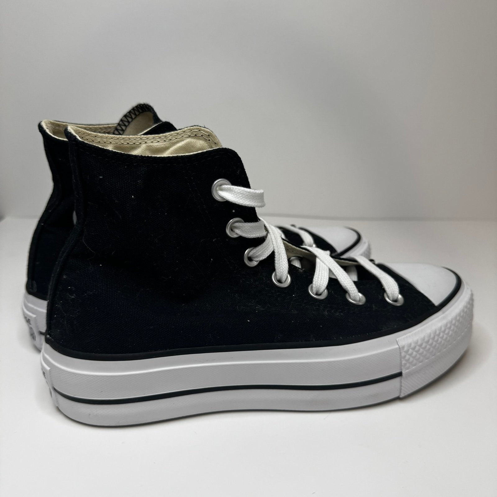 Converse Chuck Taylor All Star Lift Sneakers. Fabric: Canvas. Size 6.5