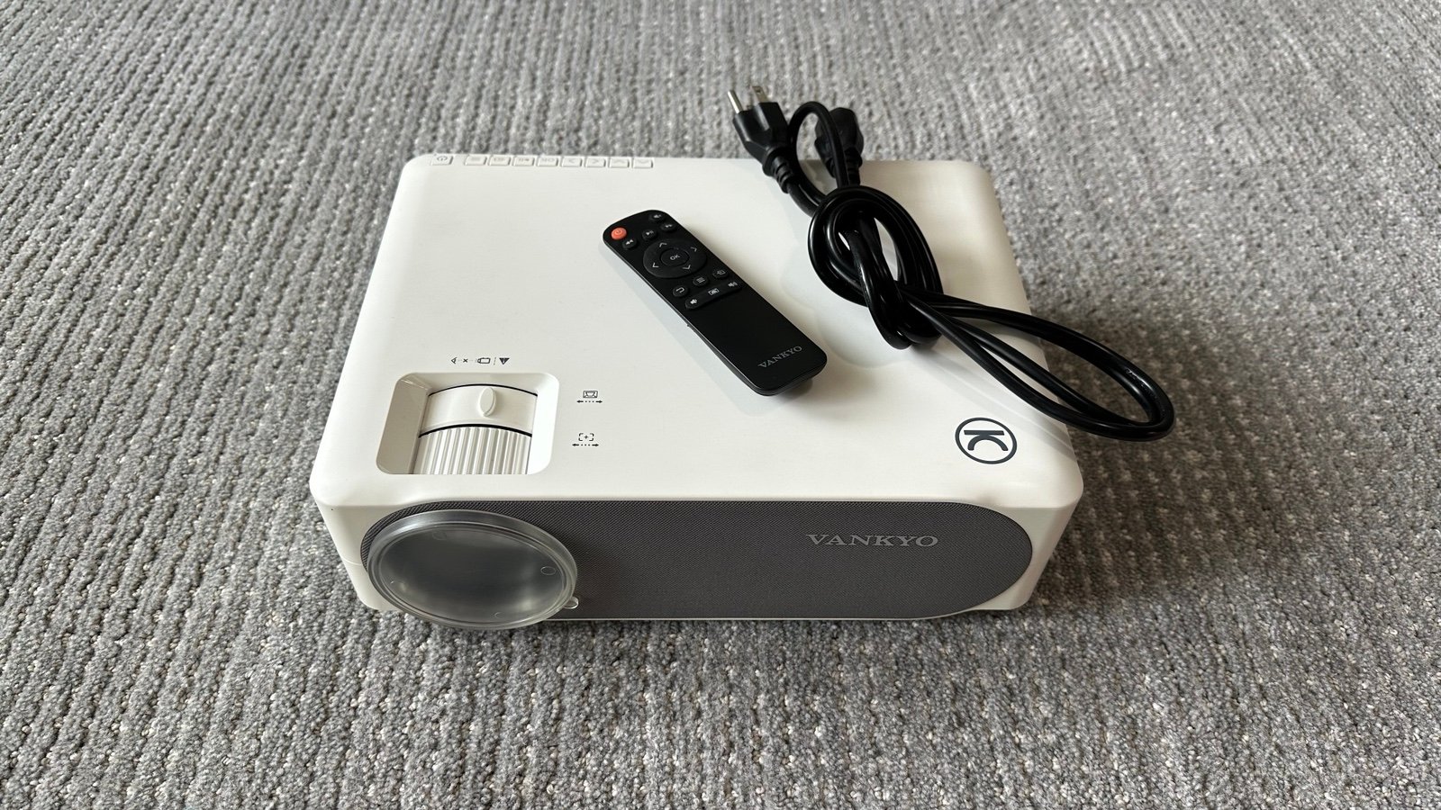 LED Projector, 46-300 inches big (Vankyo)