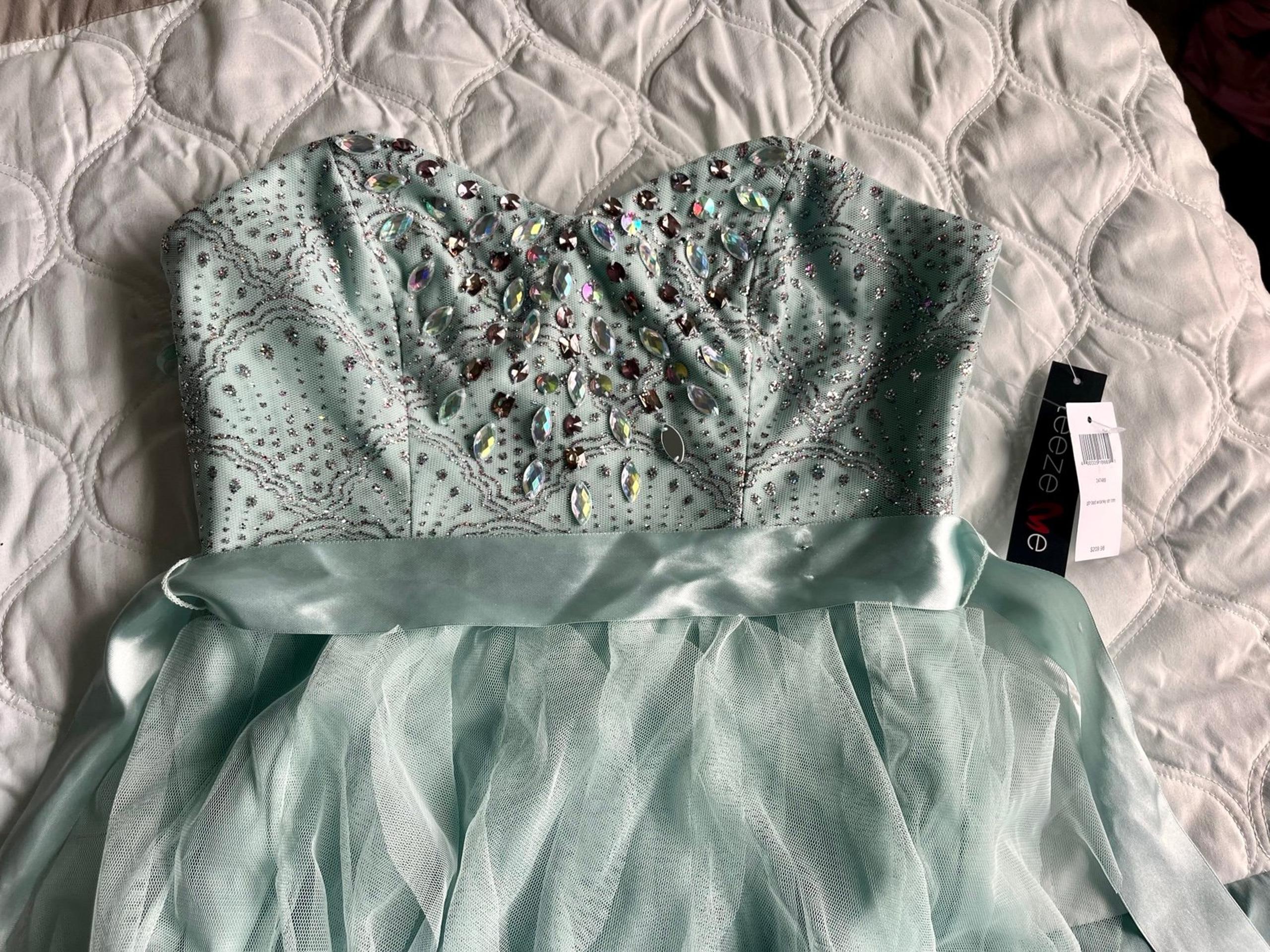 NWT Teeze Me size 7 seafoam green a-line ruffled tulle beaded prom/formal dress
