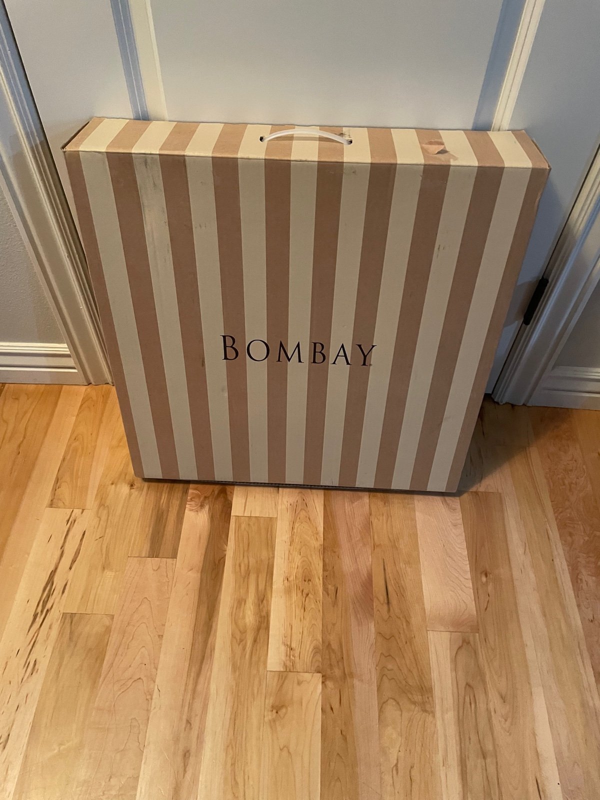 New never been out of the box Bombay vintage the cricket table