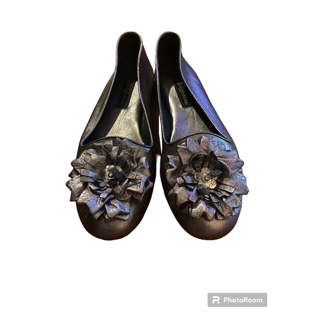 Women’s Silver flats Brighton brand Carly style 6 1/2 flower