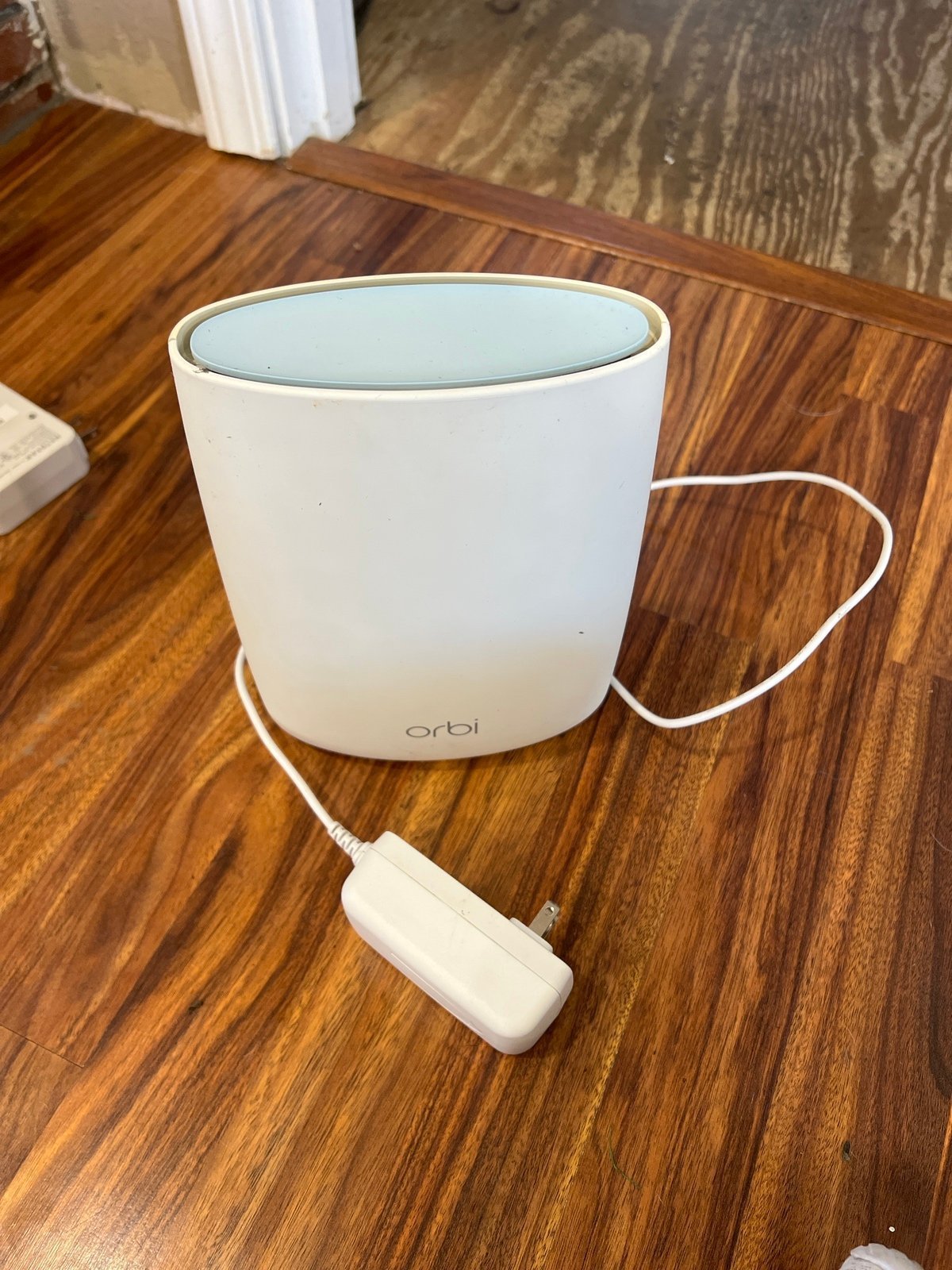 Netgear Orbi RBR50 router