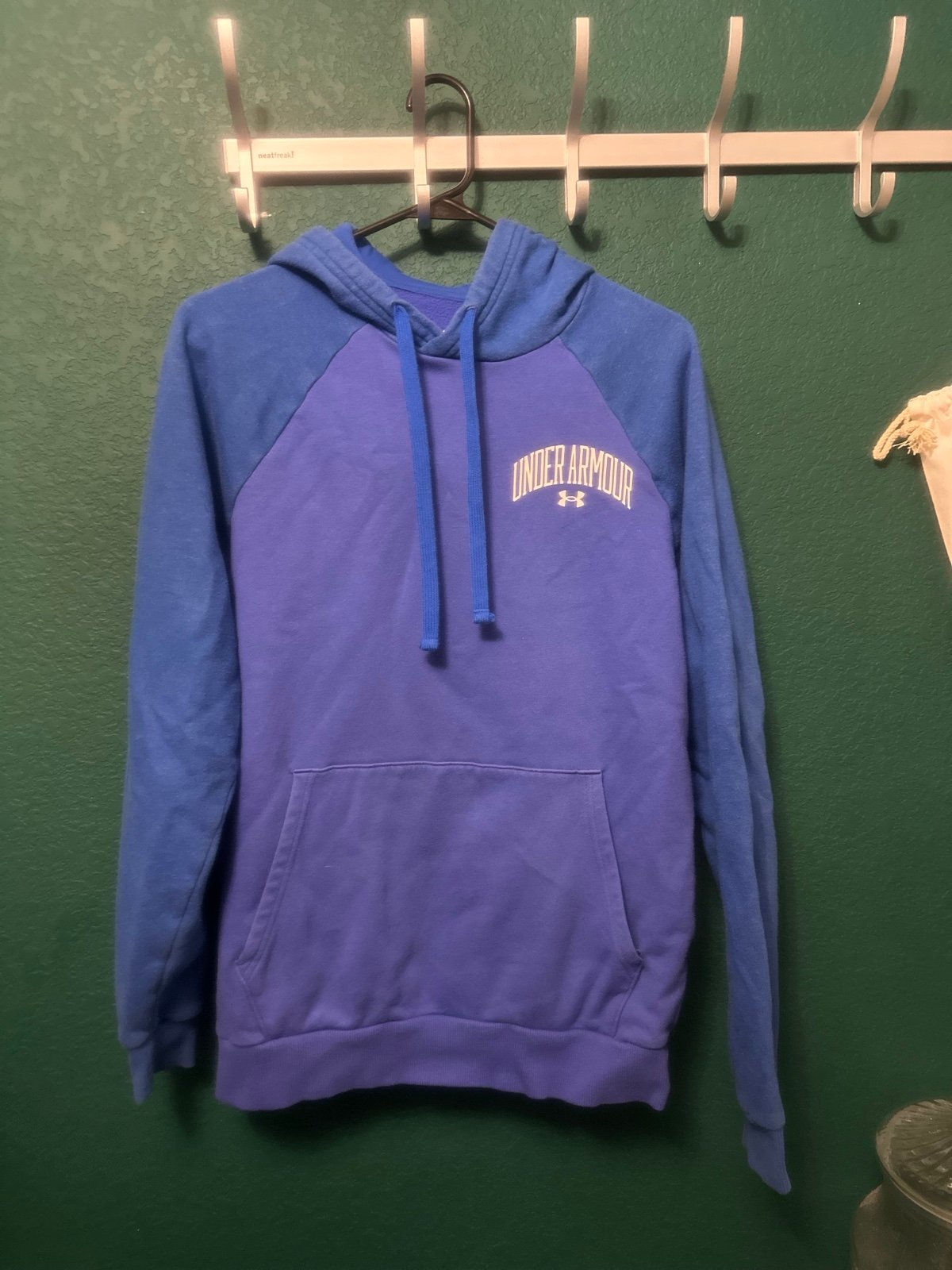Men’s Small Under Armour Hoodie