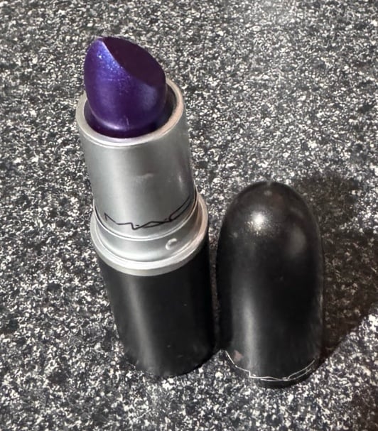 MAC Lipstick model behavior -DISCONTINUED RARE FIND