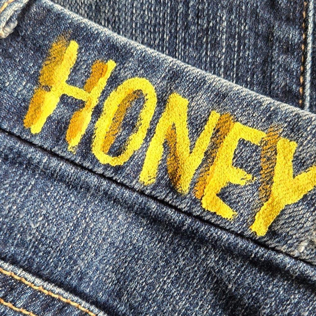 7 for All Mankind Honey Bee Kimmie Straight Leg Unique Painted Jeans Size 26 EUC