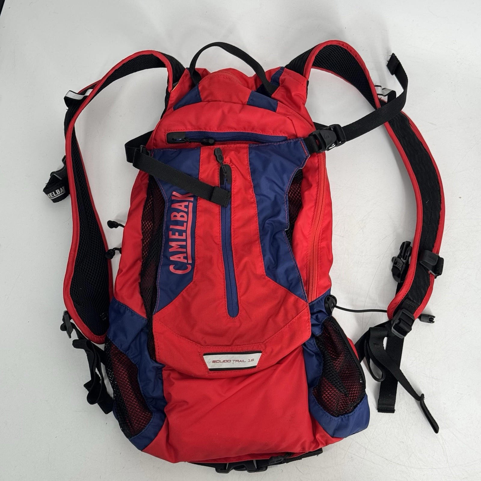 Camelbak Scudo Trail 16 Hydration Pack Bag 3L Red Hike Bike With Cover